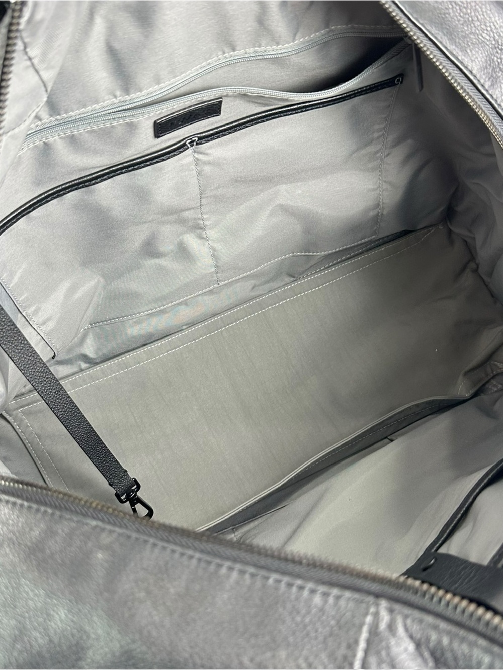 Genuine AWAY The Everywhere Bag Black Leather Travel Bag Weekender Carry On - Picture 14 of 15